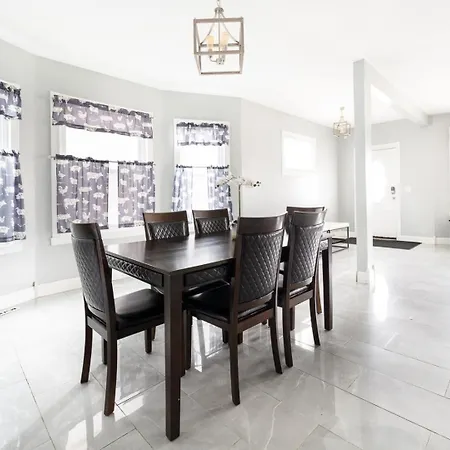 Large-Group Ready 8Br Home Near Niagara Falls & Casino-3